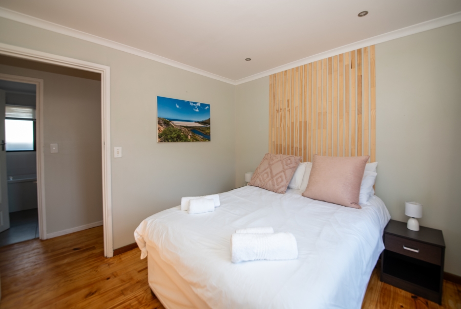 4 Bedroom Property for Sale in Rooi Els Western Cape